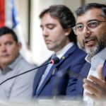 Governador Wilson Lima lança curso de Inteligência Artificial da UEA com autoridades no auditório