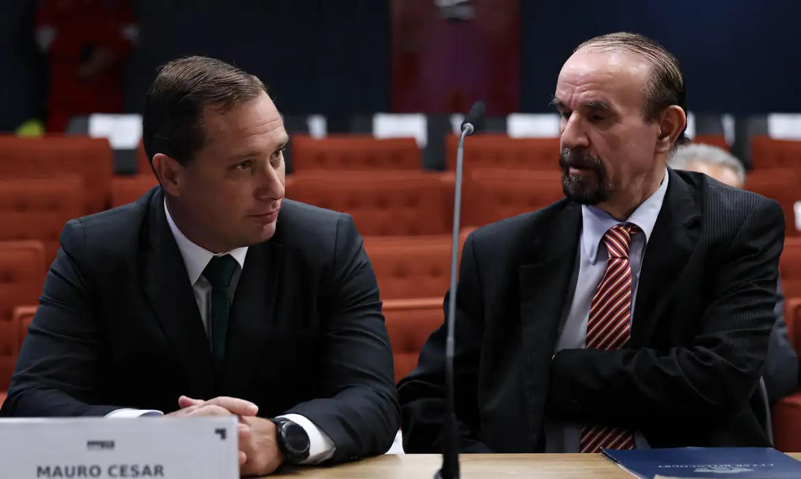 Mauro Cid presta depoimento no STF sobre minuta golpista apresentada a Bolsonaro