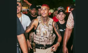 MC Poze do Rodo durante show antes da prisão no Rio de Janeiro