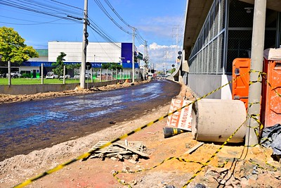Prefeito David Almeida vistoria obra do complexo viário Rei Pelé na zona Leste de Manaus