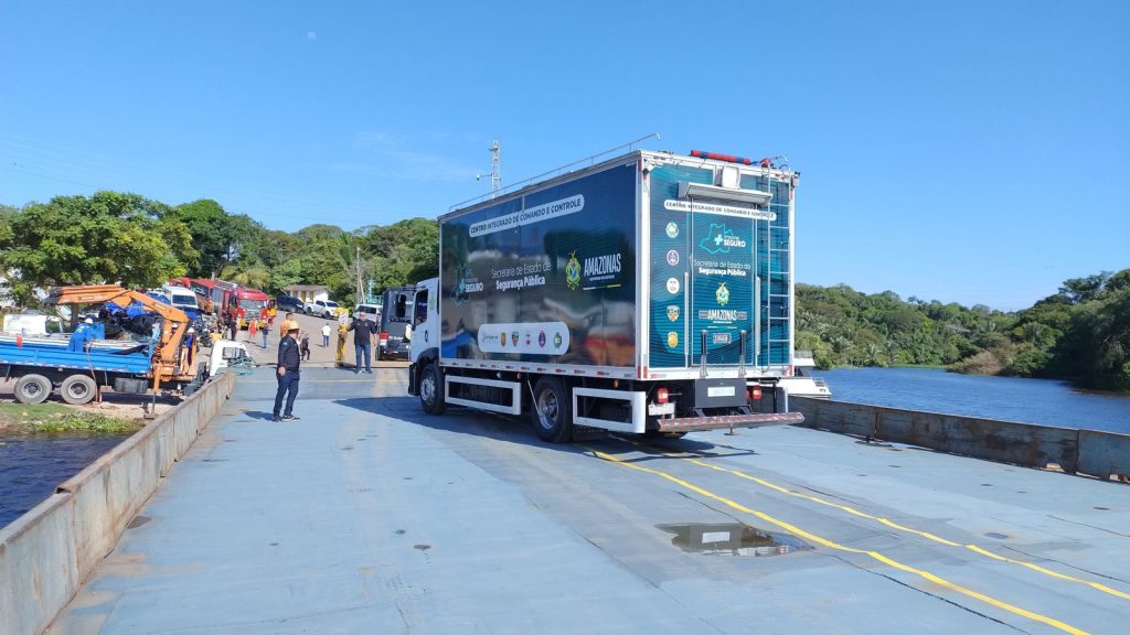 Viaturas da SSP-AM e POEs embarcadas para o Festival de Parintins