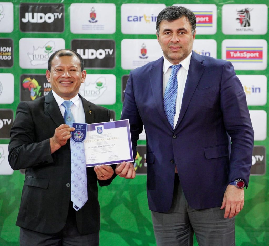 Diomedes Reis em evento oficial da Federação Internacional de Judô, após conquista da certificação IJF A