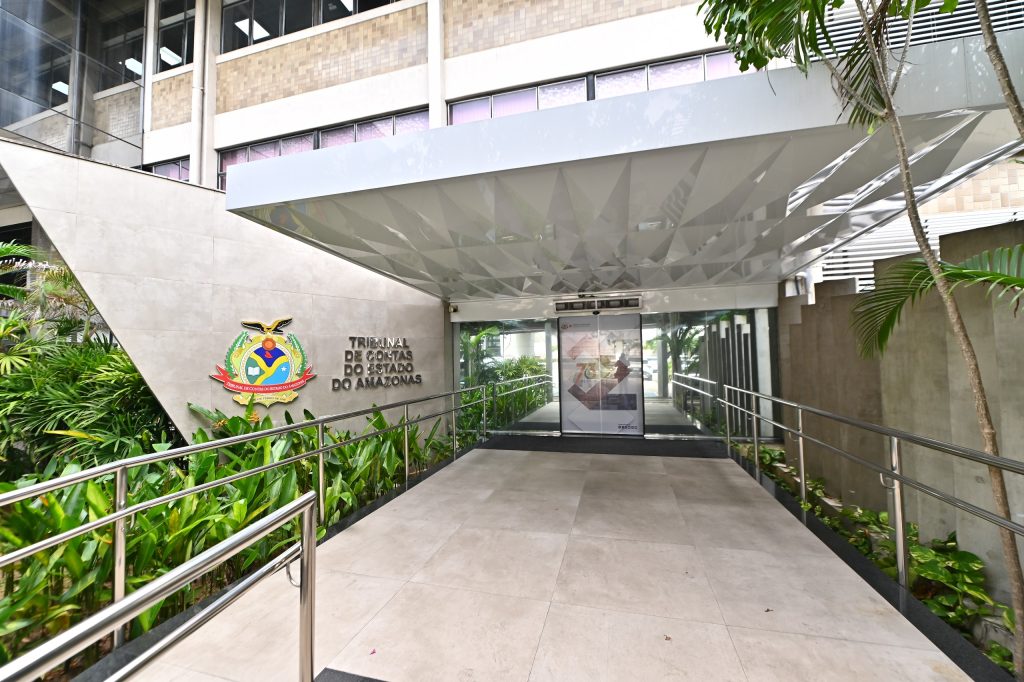 Sede do TCE-AM em Manaus; órgão cobra explicações da CMM sobre LDO 2026