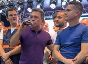 David Almeida e Tadeu de Souza lado a lado durante inauguração do viaduto Rei Pelé, em Manaus