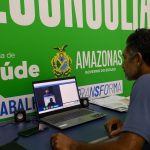 Paciente realiza consulta médica em telessala instalada no interior do Amazonas