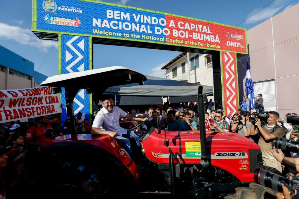 Governador Wilson Lima durante ações do Governo do Amazonas no Festival de Parintins 2025