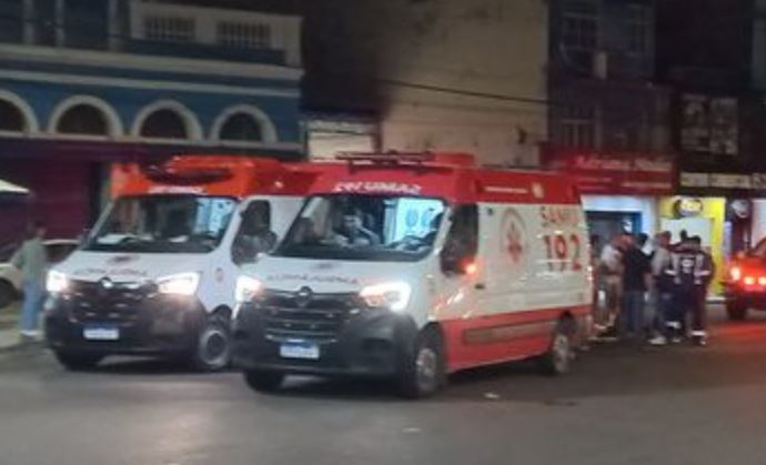 Motociclista e mulher feridos após acidente na avenida Floriano Peixoto, em Manaus