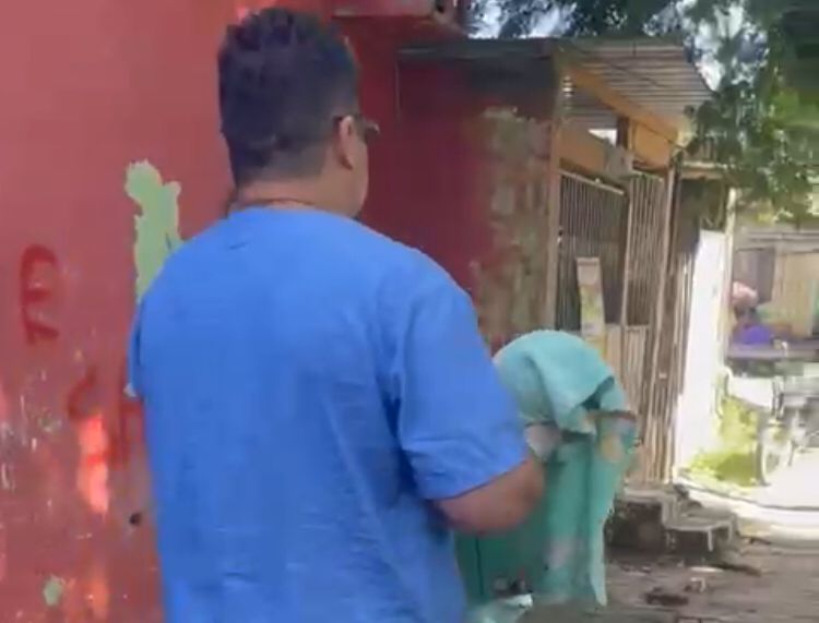 Ambulância do Samu em ocorrência na zona leste de Manaus, onde bebê foi encontrada morta