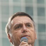 Bolsonaro discursa na Avenida Paulista