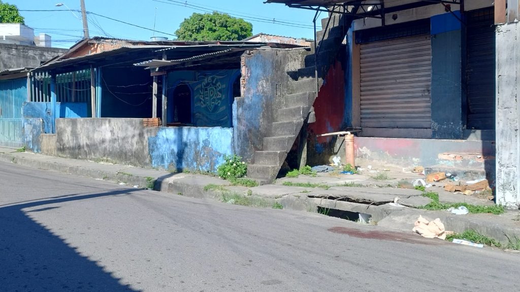 Polícia isola área onde idoso foi executado a tiros na zona norte de Manaus