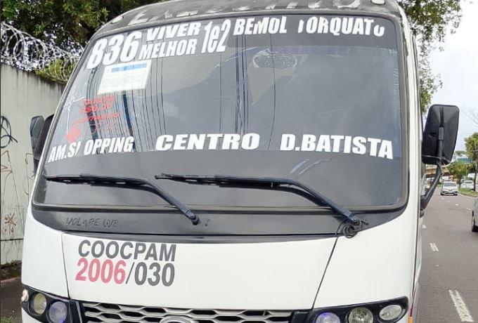 Fiscalização do IMMU flagra motorista sem CNH dirigindo transporte executivo em Manaus