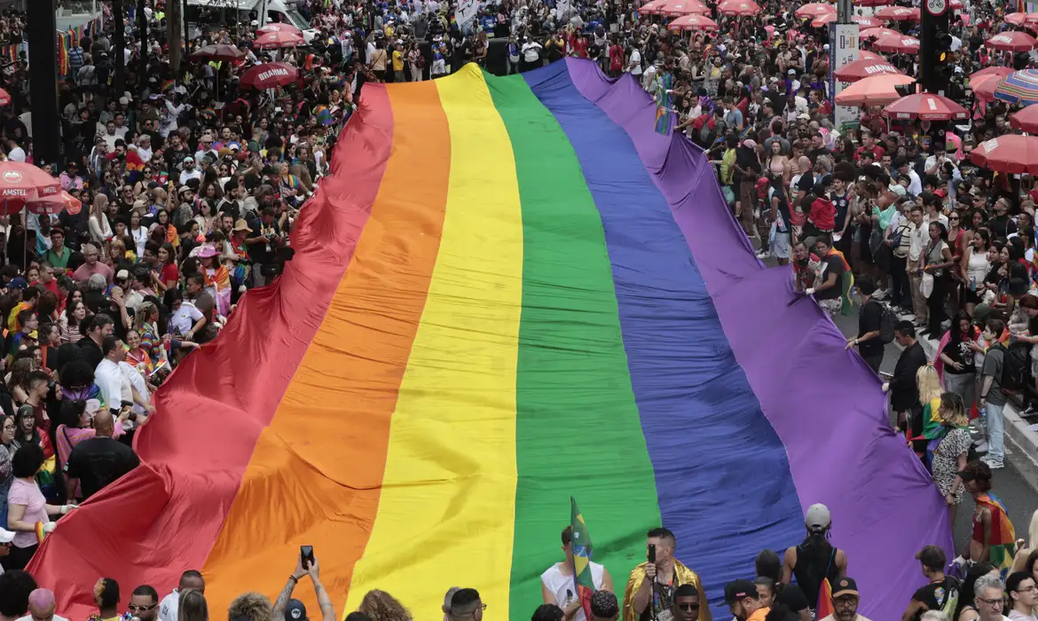 Brasil assina declaração internacional em apoio a direitos LGBTQIA+