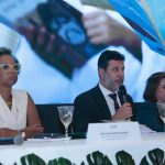 Secretário do MEC visita sala de aula em escola pública de Manaus durante ação do Compromisso Criança Alfabetizada