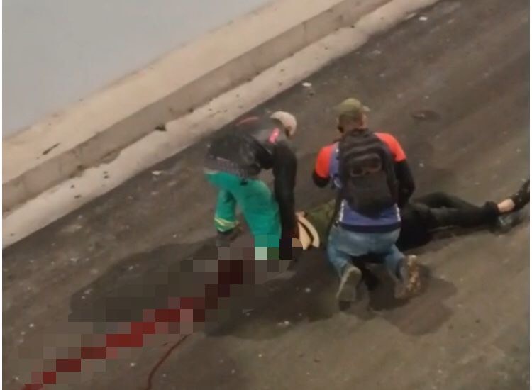 Viatura da polícia isolando área de queda no viaduto Rei Pelé, Zona Norte de Manaus