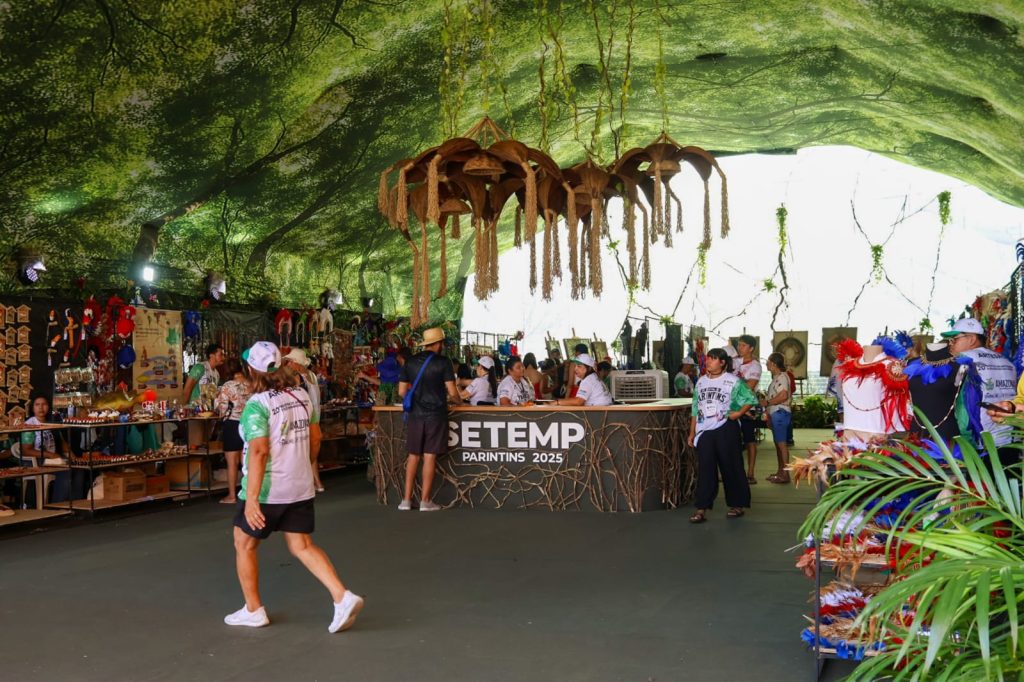 Mostra de artesanato e economia solidária em Parintins (Foto: Divulgação)
