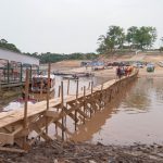 passarela de madeira