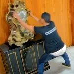 Relógio histórico francês restaurado após atos de vandalismo no Palácio do Planalto, destruído durante invasão em 8 de janeiro de 2023