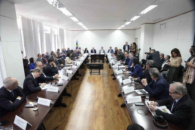 Além de Alckmin, Rui Costa e Fernando Haddad participaram do encontro representantes de empresas e entidades de setores estratégicos,