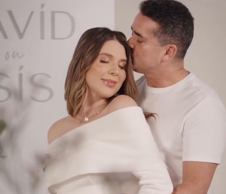 Prefeito David Almeida e Isabelle anunciam nas redes sociais que esperam um menino