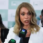 Deputada Erika Hilton pede bloqueio de bens de Eduardo Bolsonaro ao STF