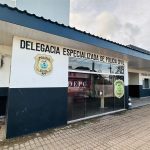 Policiais civis de Tefé prendem homem por agredir cunhada durante discussão por dívida