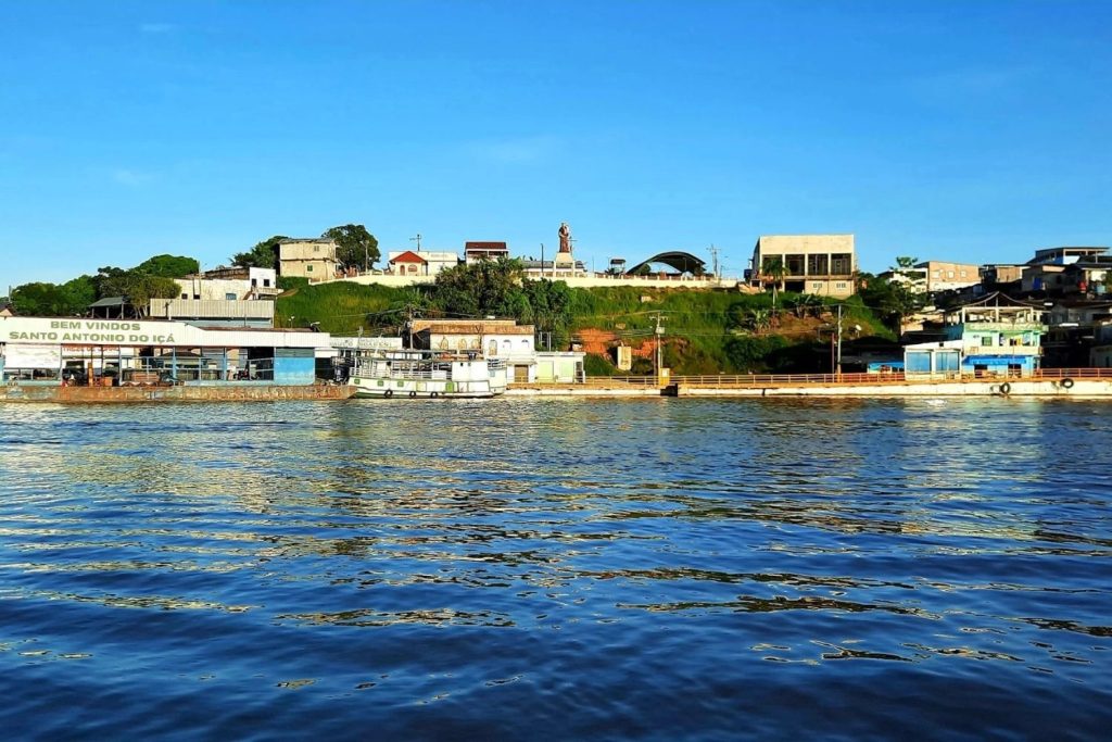 Procuradora-geral do MPAM em visita à Cadeia Pública Feminina de Manaus para ouvir vítima indígena