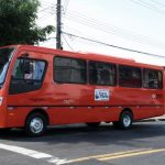 Micro-ônibus adaptado entregue pela Prefeitura de Manaus para o programa TransPorta