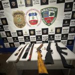 Armas e munições apreendidas com suspeito preso no Careiro Castanho