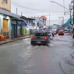 Centro de Manaus tem ruas alagadas pela enchente do rio Negro (Foto: Reprodução)