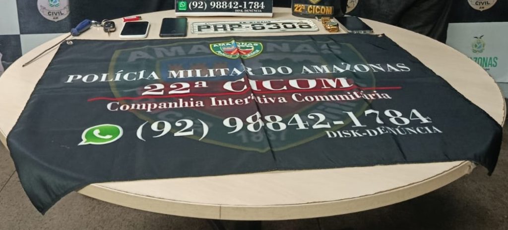 Polícia Militar do Amazonas aborda suspeitos de furto com Chapolin na avenida Darcy Vargas, em Manaus