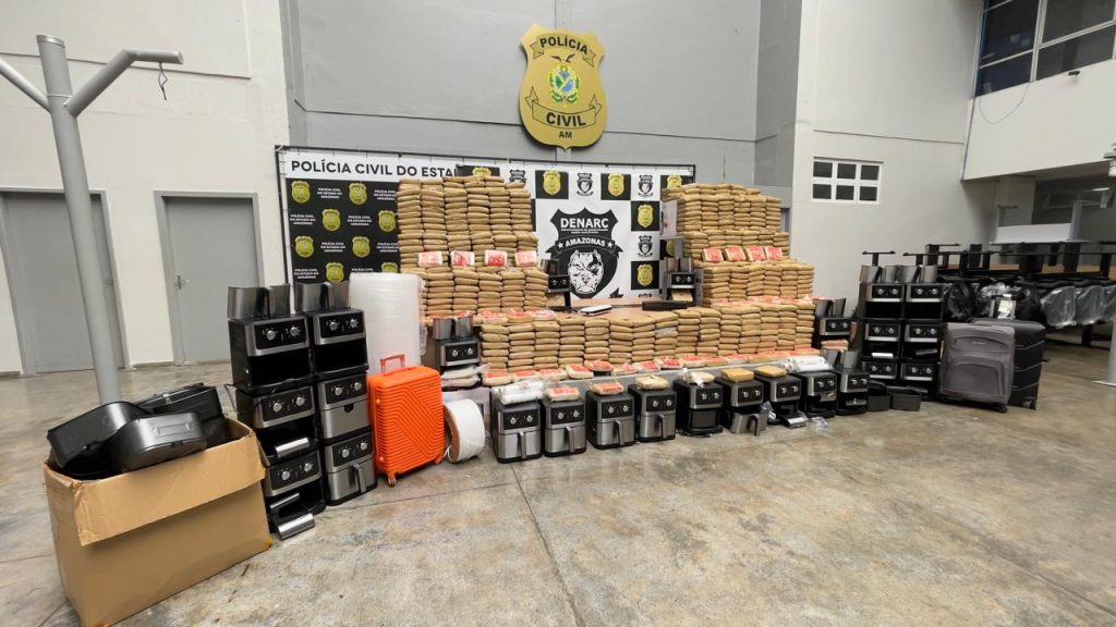 Droga apreendida pela PC-AM escondida em air fryers no bairro Alvorada, em Manaus
