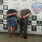 Policiais da 30ª Cicom apresentam armas e placas adulteradas apreendidas com irmão de João Branco, em Manaus