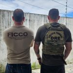 Agentes da FICCO-AM durante operação que prendeu líder de facção em Maceió