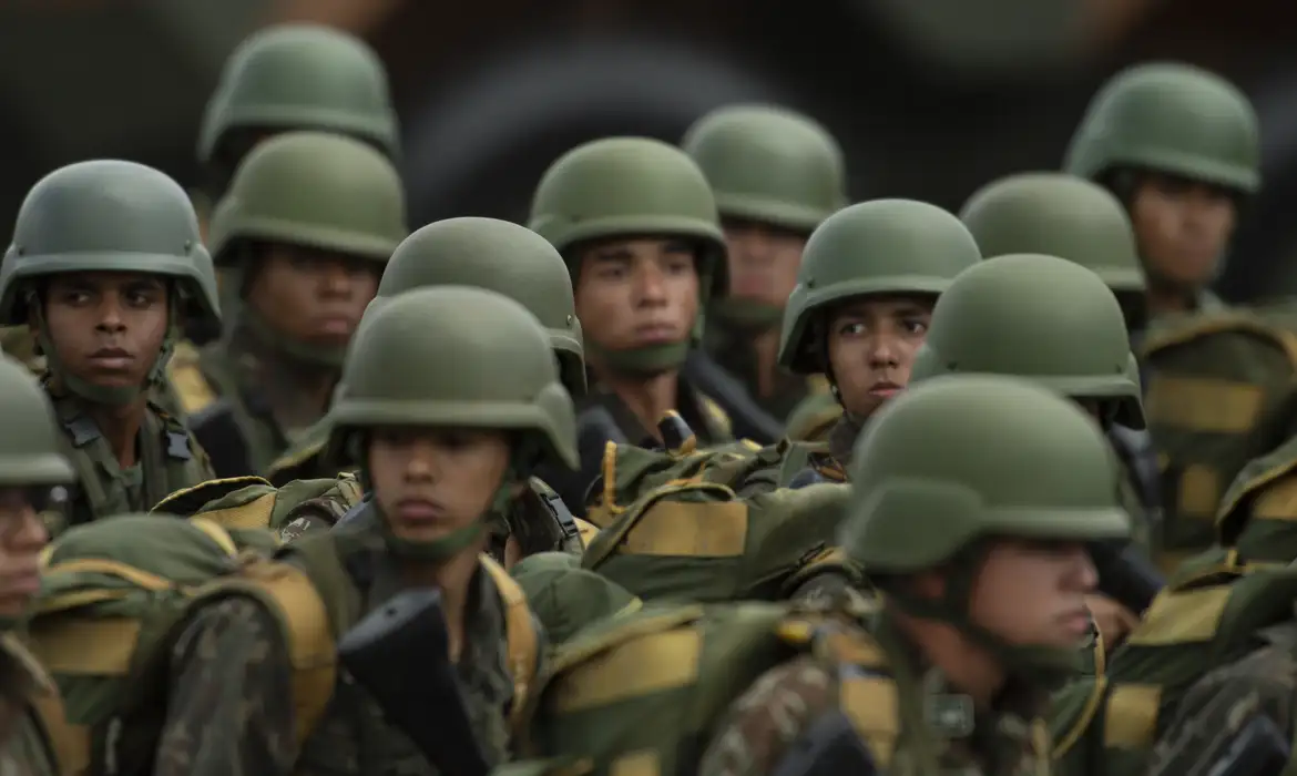 Senado aprova MP que reajusta soldo de militares das Forças Armadas