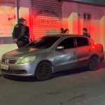 Carro onde mulher foi encontrada morta no bairro Parque 10, em Manaus