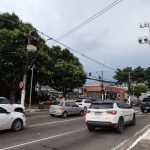 Radar eletrônico instalado em avenida de Manaus para controle de velocidade
