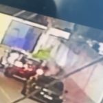 Câmera de segurança registra momento em que dois homens são sequestrados no Novo Aleixo, em Manaus