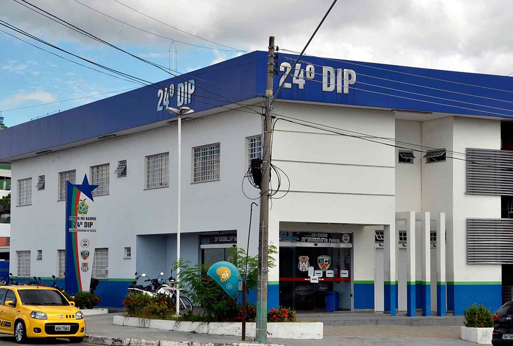 Dupla é presa por roubar R$ 50 mil de turistas paranaenses no Centro de Manaus