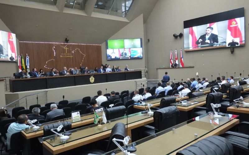 Deputados debatem avanços e desafios da aviação regional no Amazonas