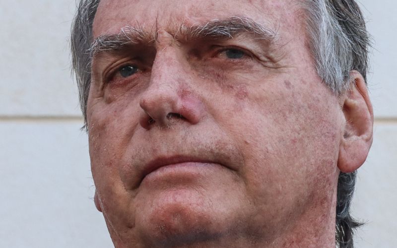 Defesa de Bolsonaro indica nove advogados para julgamento no STF