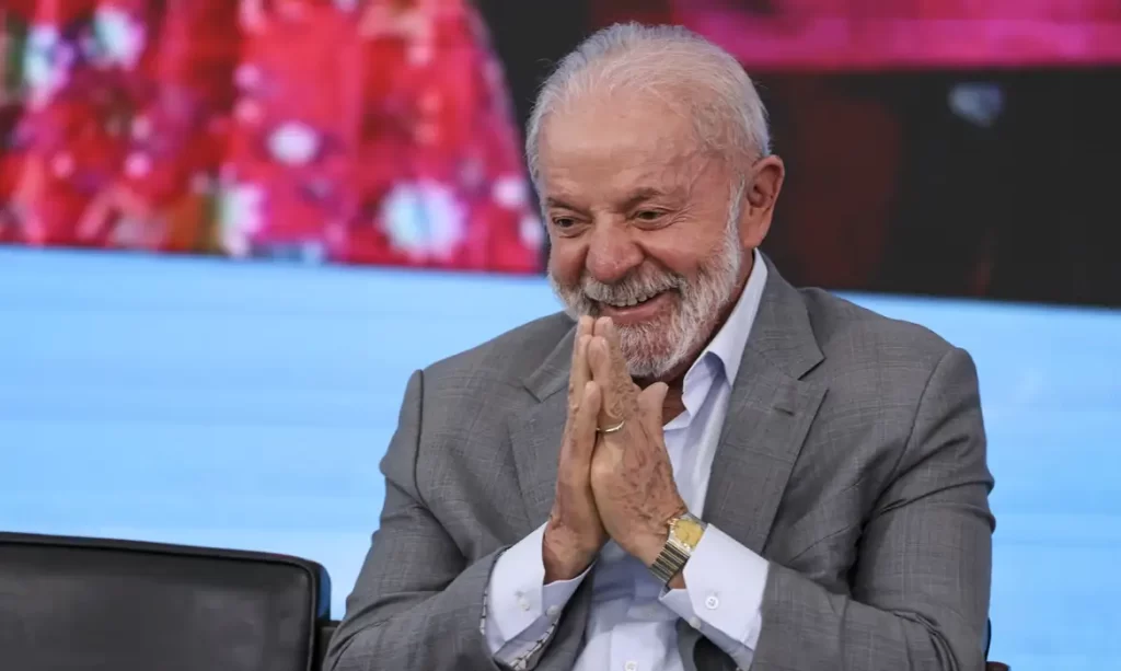 Lula discursa em evento do PT e fala sobre dólar e tarifaço dos EUA