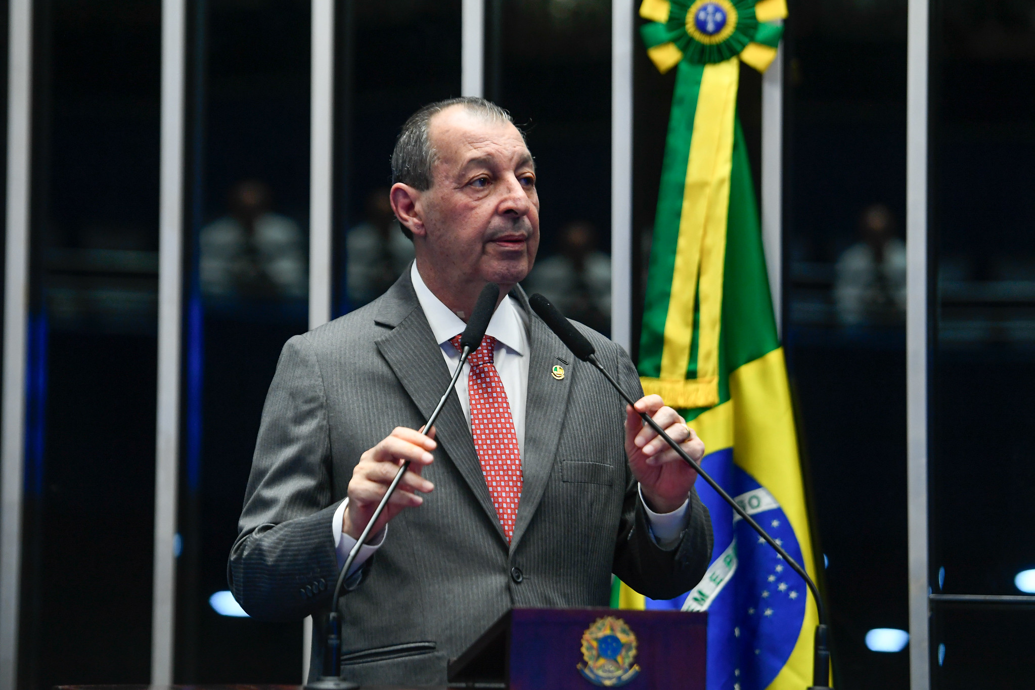 Omar Aziz vai presidir a CPMI que investigará fraudes no INSS