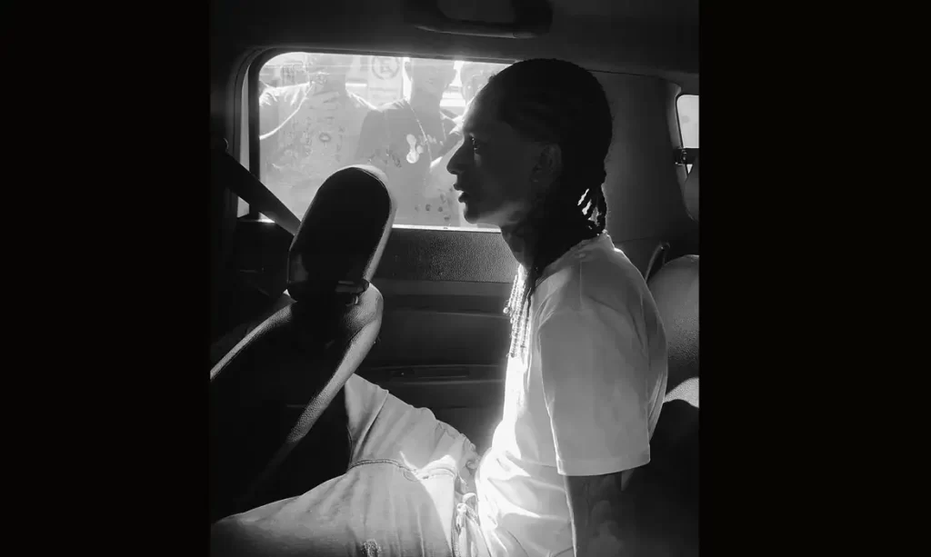 Rapper Oruam em apresentação antes da prisão preventiva