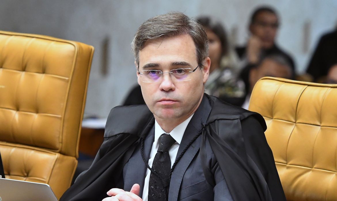 André Mendonça vai relatar caso de descontos ilegais no INSS