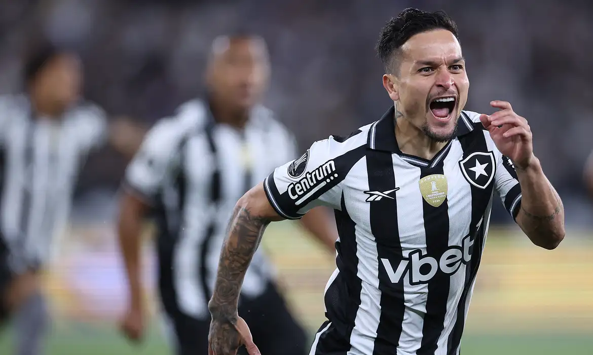 Libertadores: Botafogo vence LDU com gol relâmpago de Artur