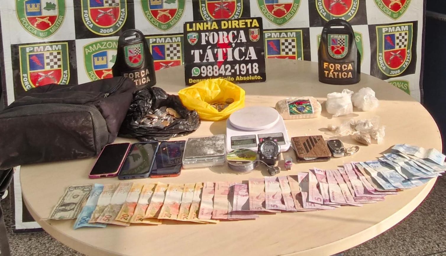 Dupla é presa com drogas em condomínio de Manaus