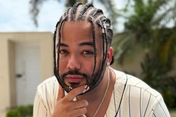 Hytalo Santos durante gravação de vídeo antes do bloqueio judicial