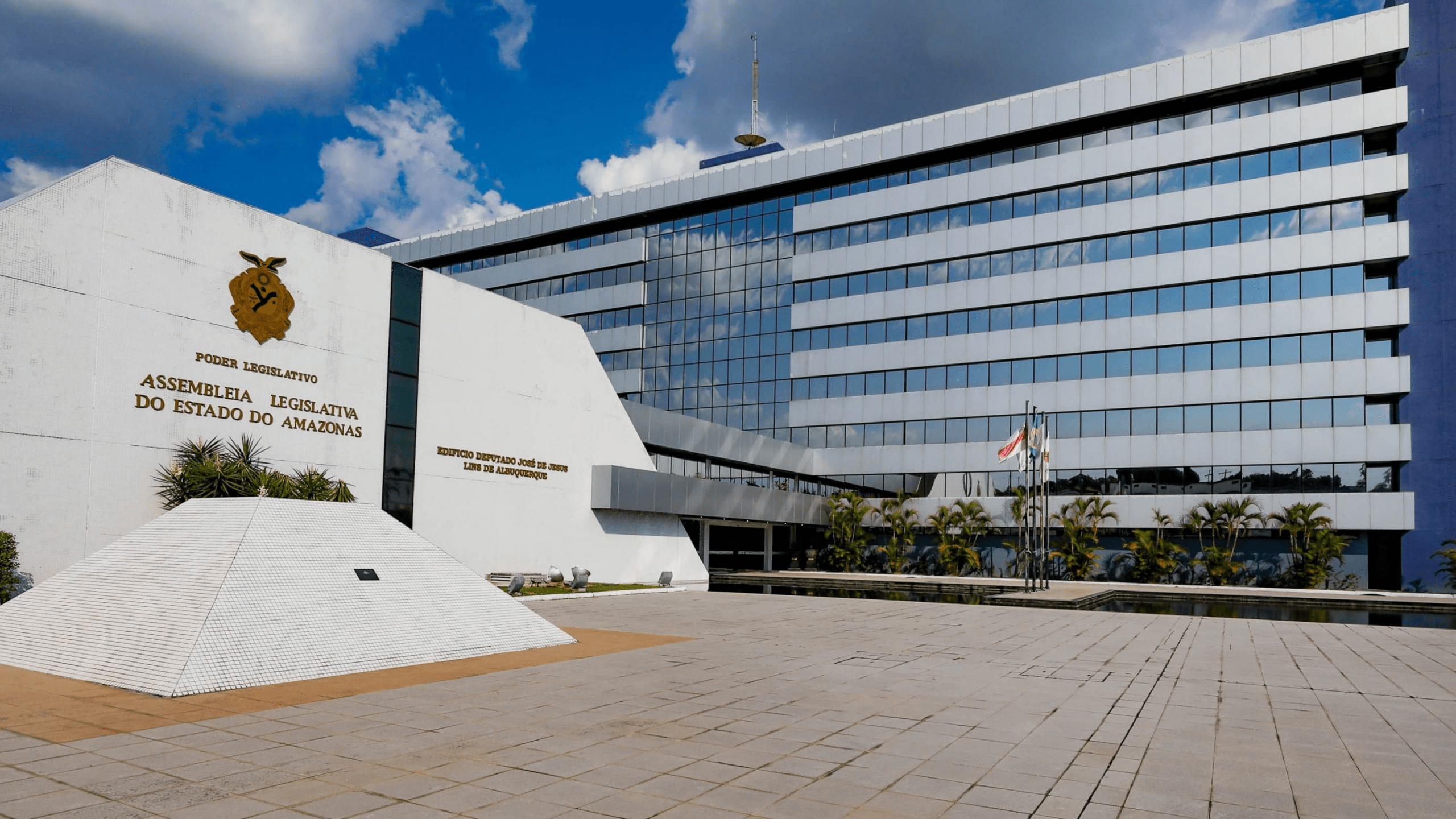 Deputados do Amazonas gastam R$ 466 mil em viagens e diárias em 7 meses