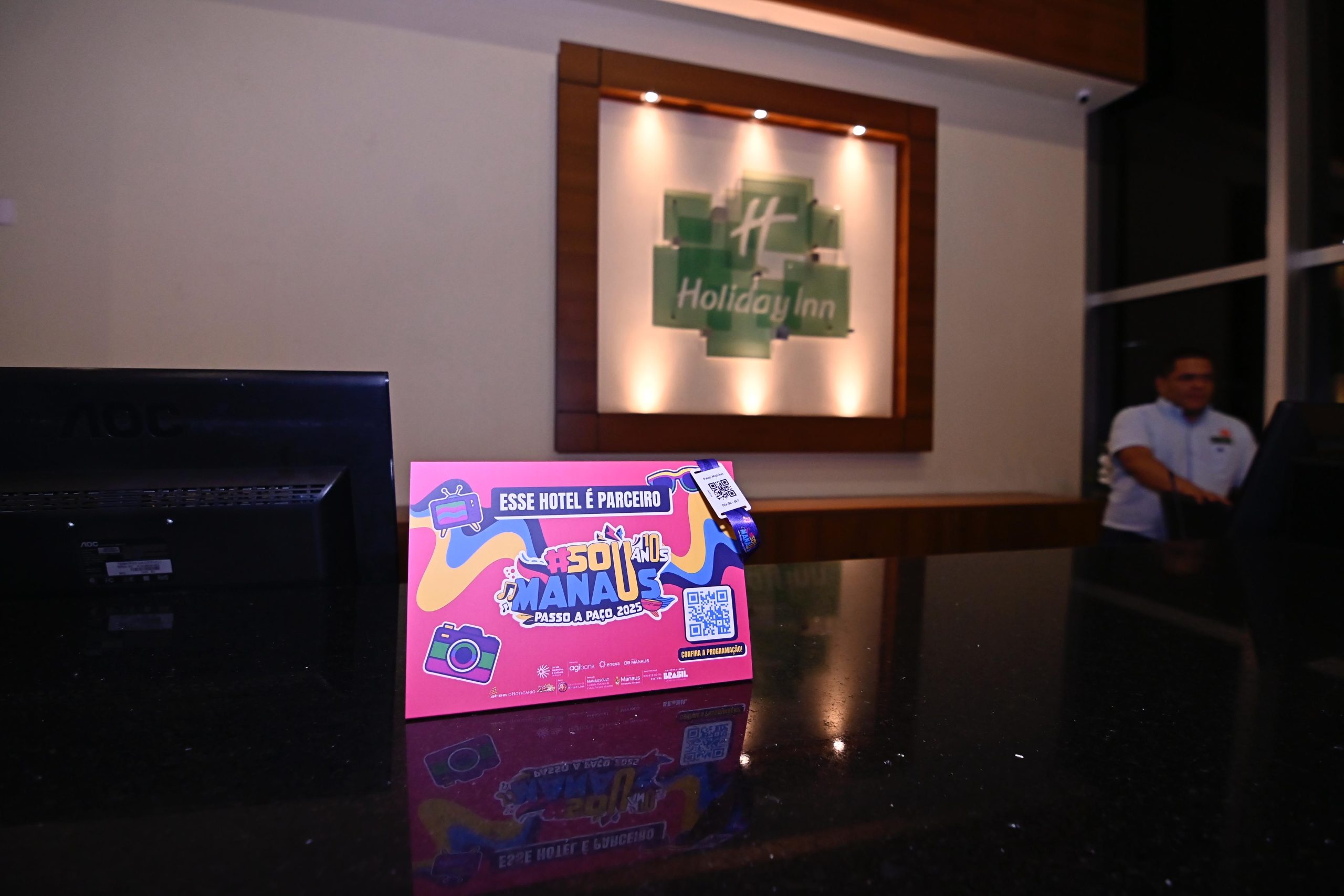 Hotéis em Manaus oferecem pulseiras exclusivas do Sou Manaus aos hóspedes