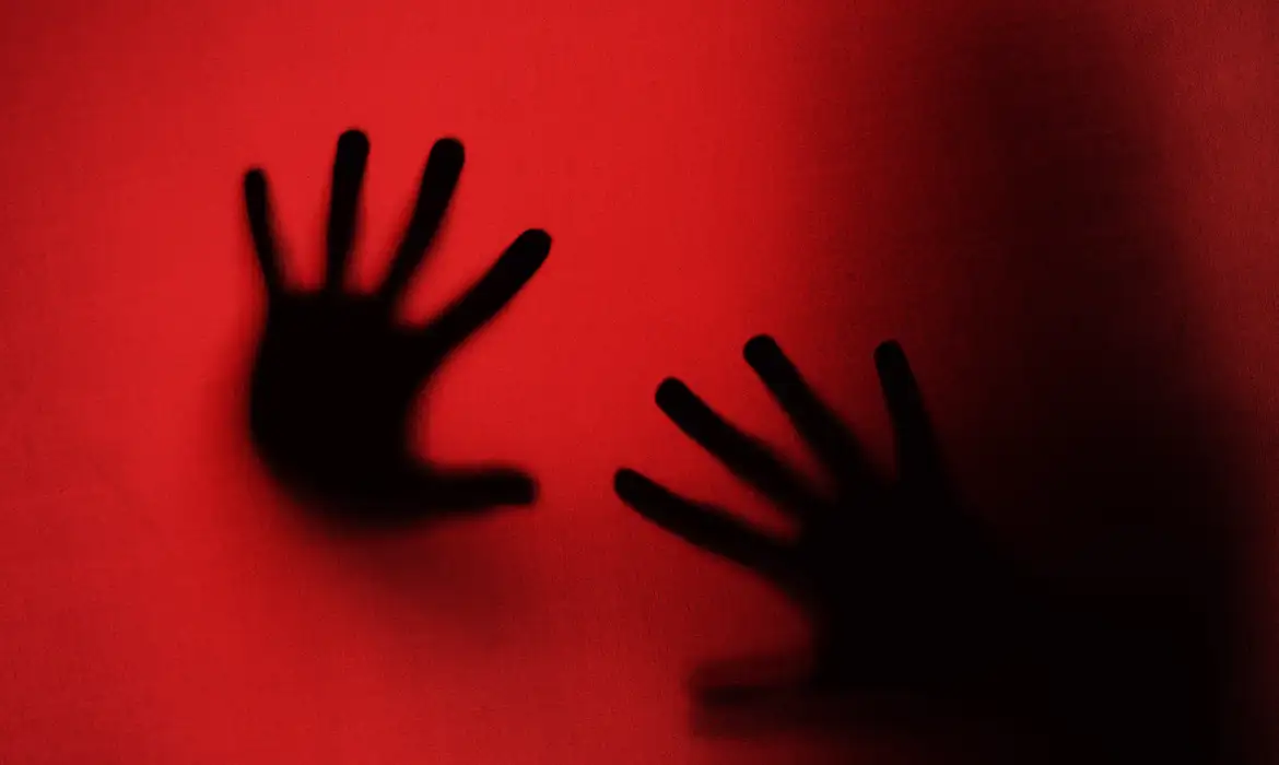 Mãe e madrasta são presas por morte de criança de 5 anos em Manaus